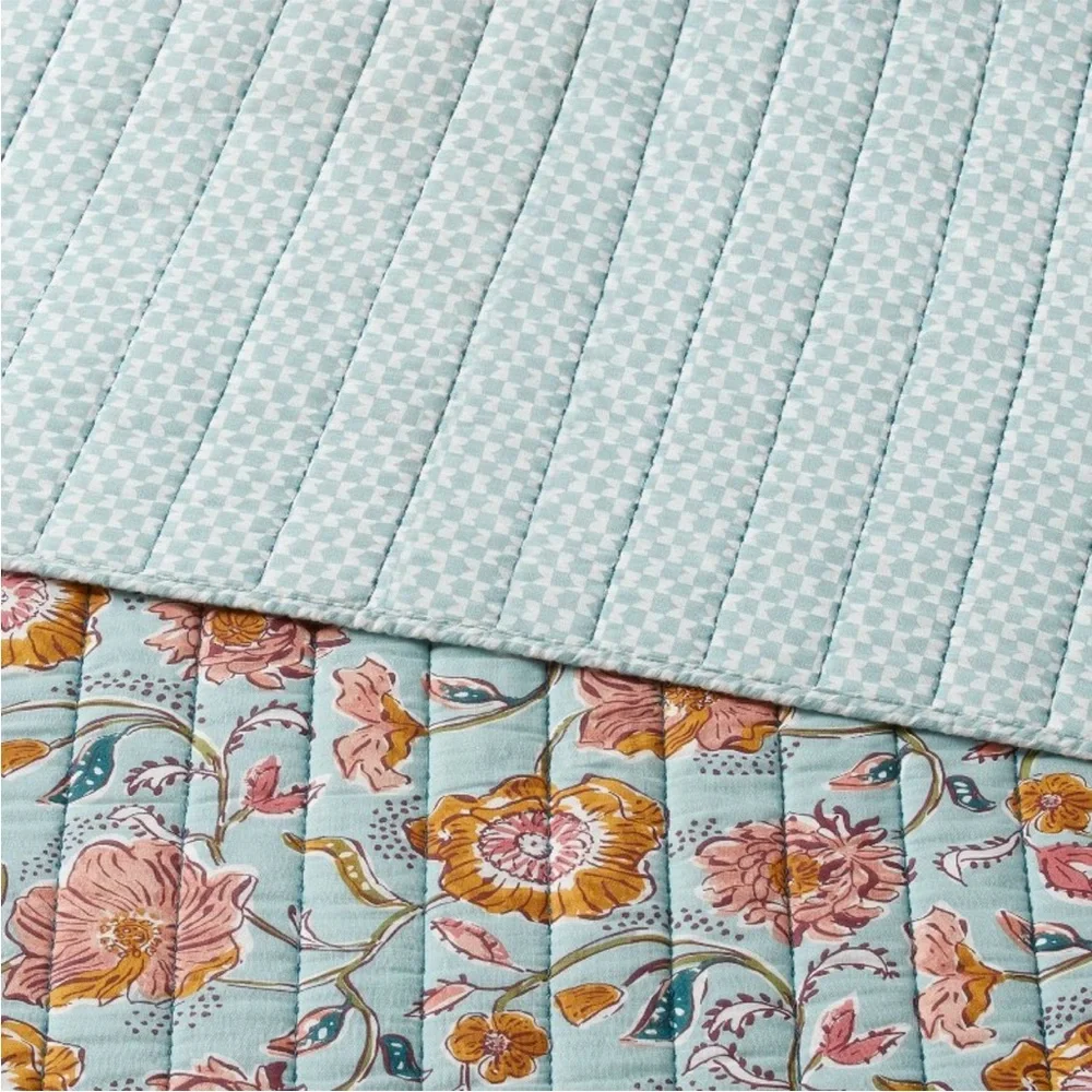 THRESHOLD NWT boho earthy vines reversible quilt -blue/yellow/pink -king